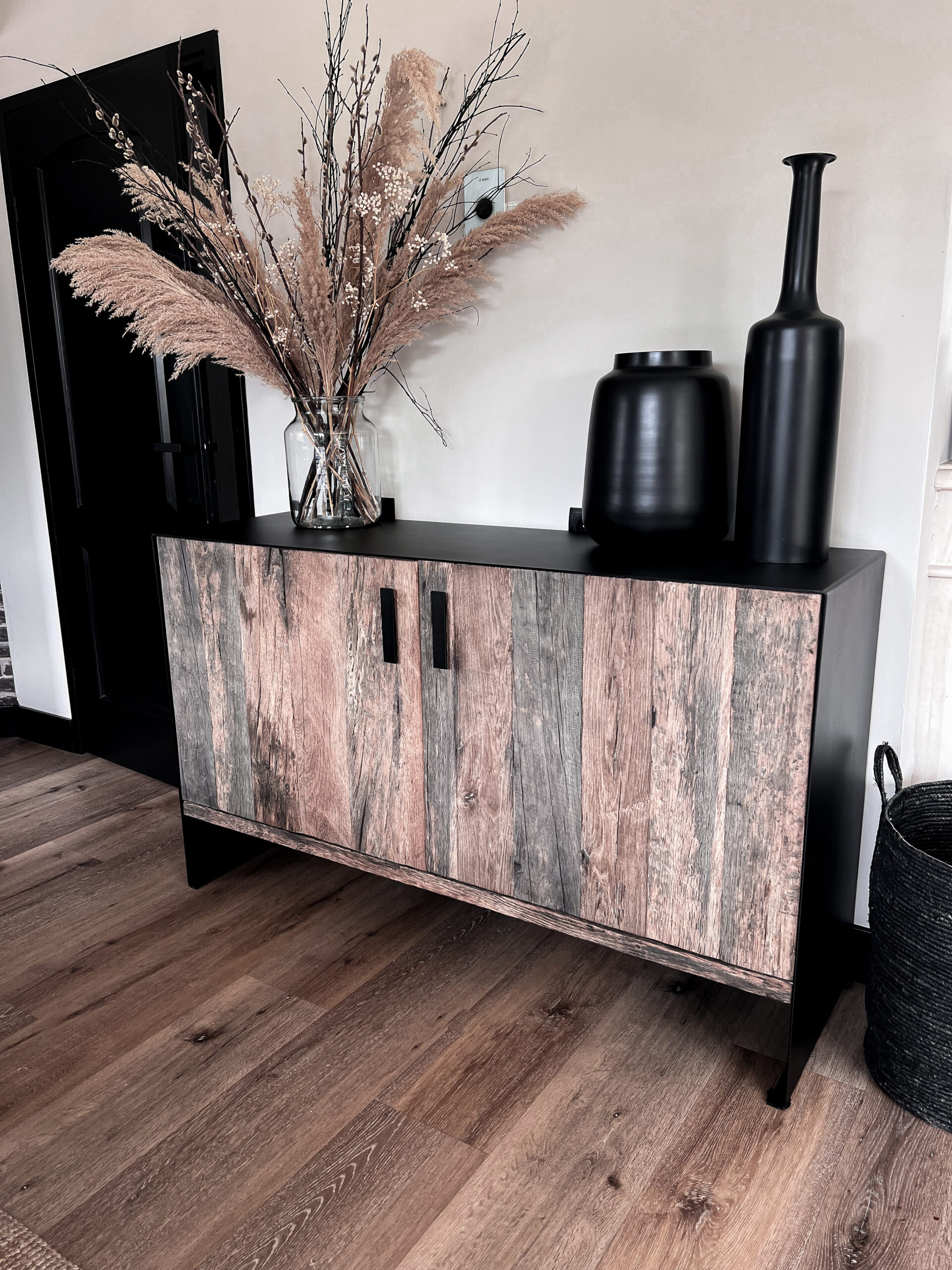 eiken dressoir Kast oud eiken. dressoir eiken oud eiken kast robuuste kast stalen kast