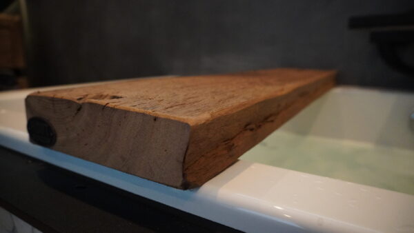 Close-up oud eiken badplank